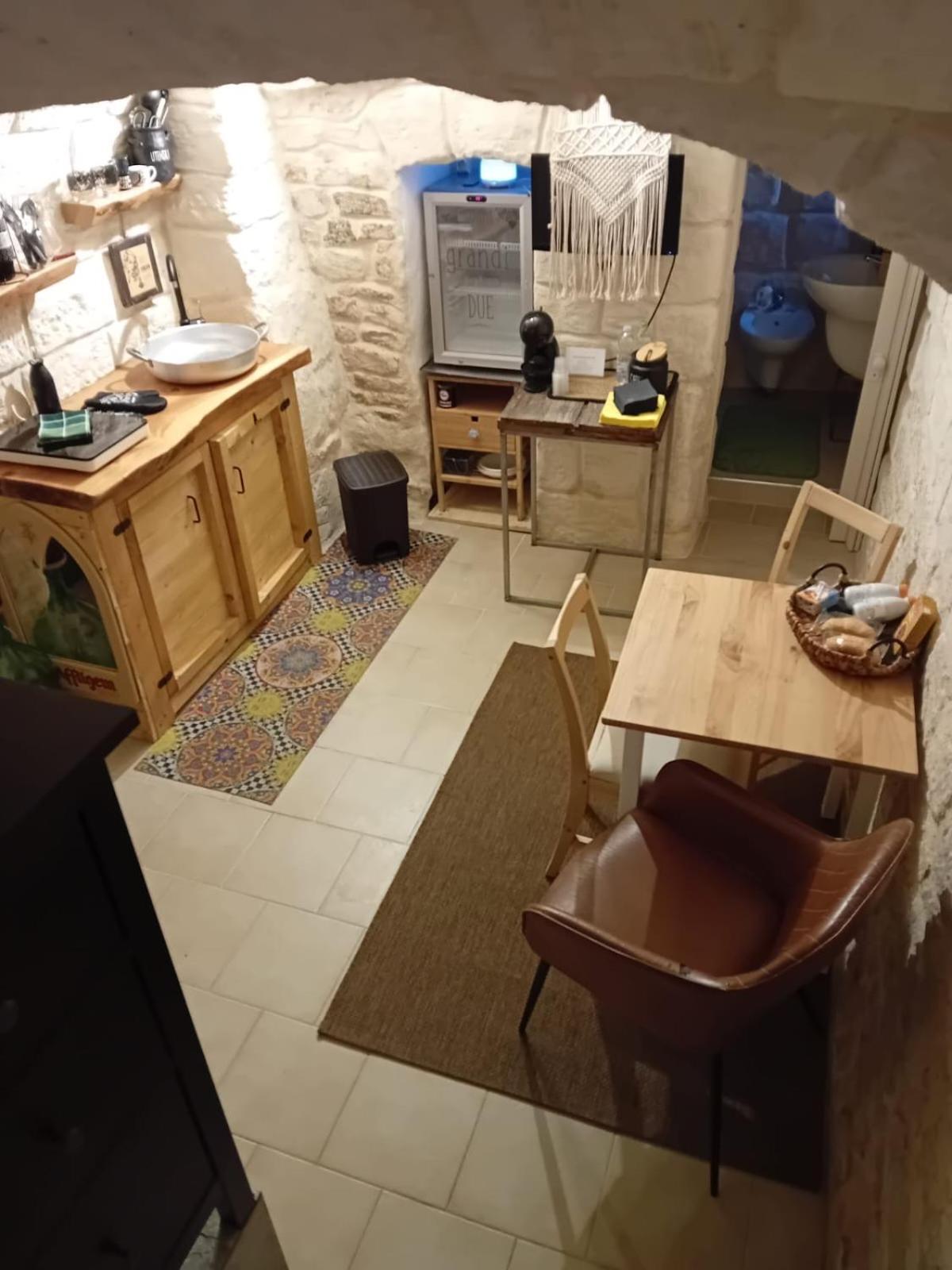 B & B La Grotta Бишелье Экстерьер фото